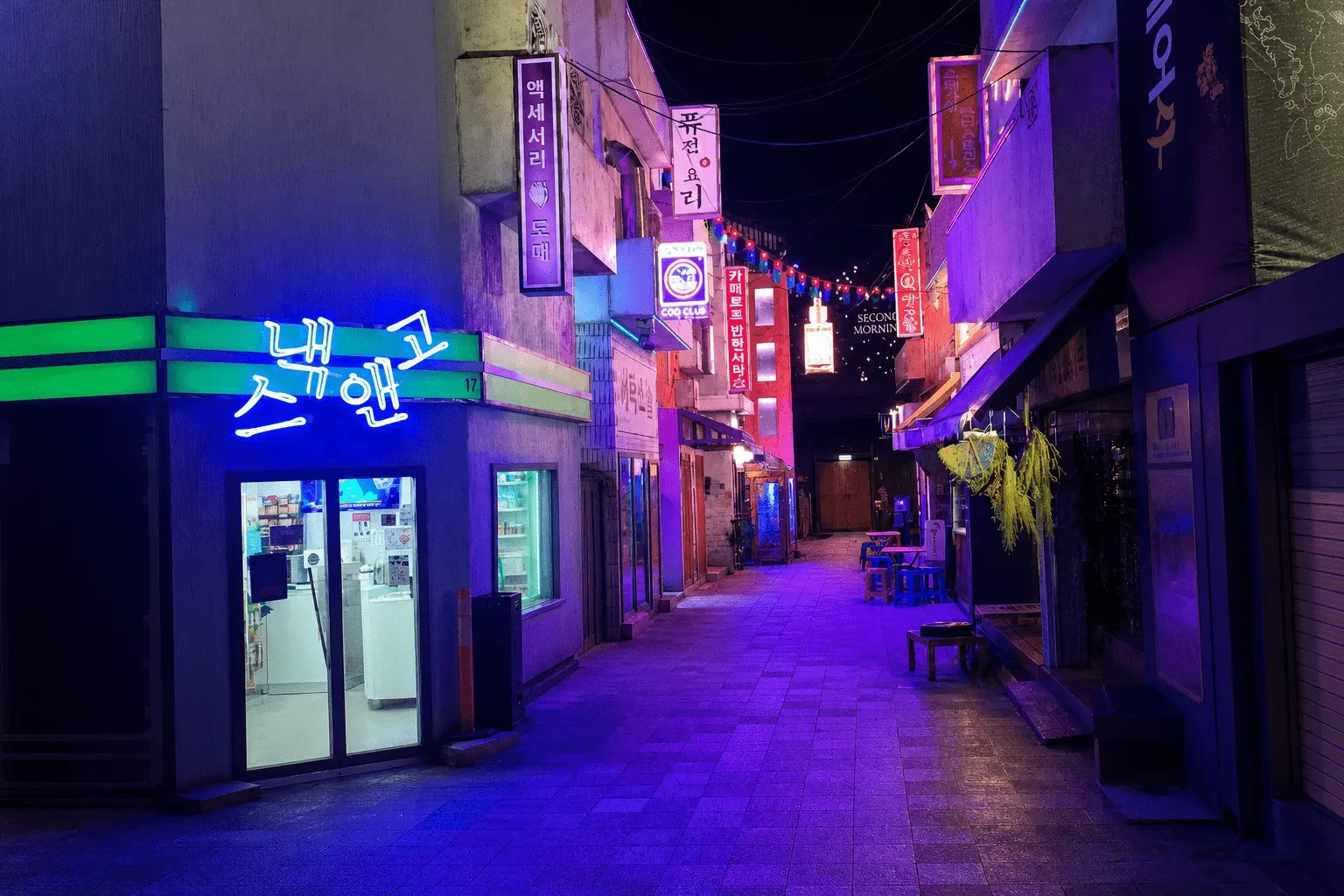 Call of Duty Builds Korean Alley Pop-Ups in London and LA | Atlas OOH