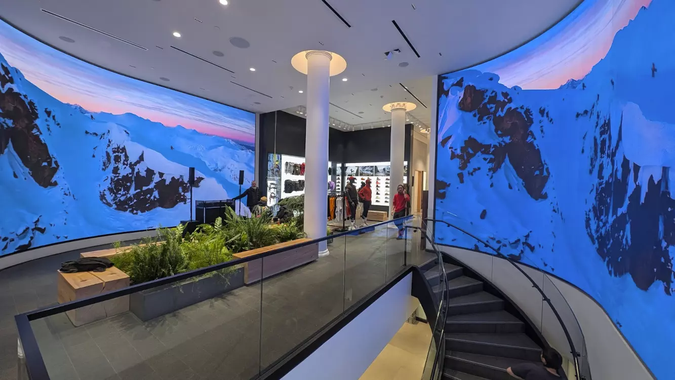 Programmatic DOOH 2026: The Amplification Era Is Here